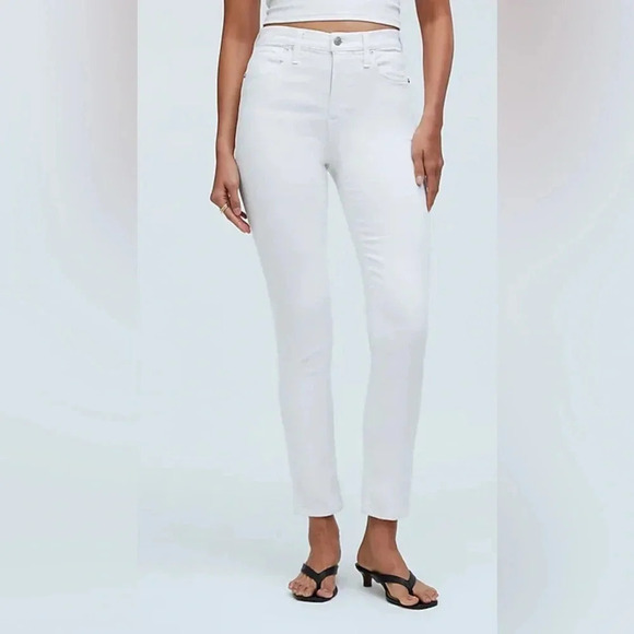 Madewell Denim - NWOT Madewell White Stovepipe Ankle Jeans size 28
